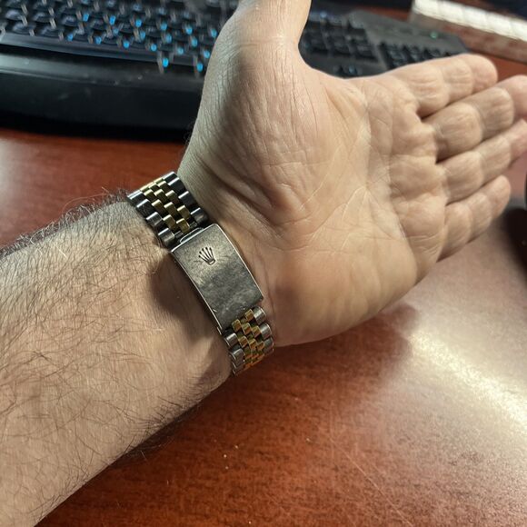 Rolex Datejust 116233 Gold and Silver Jubilee Bracelet with Gold Bezel - Picture 4 of 5